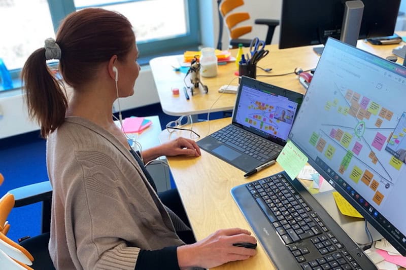 Online brainstorming